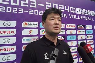 黄喜灿：球队向亚洲杯冠军发起冲击，要努力赢下每一场比赛
